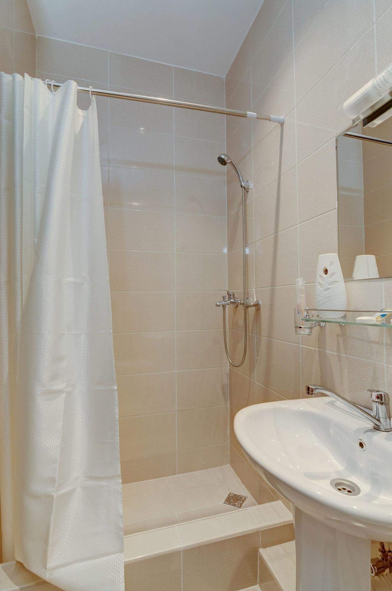Liva Hotel Тбилиси Экстерьер фото