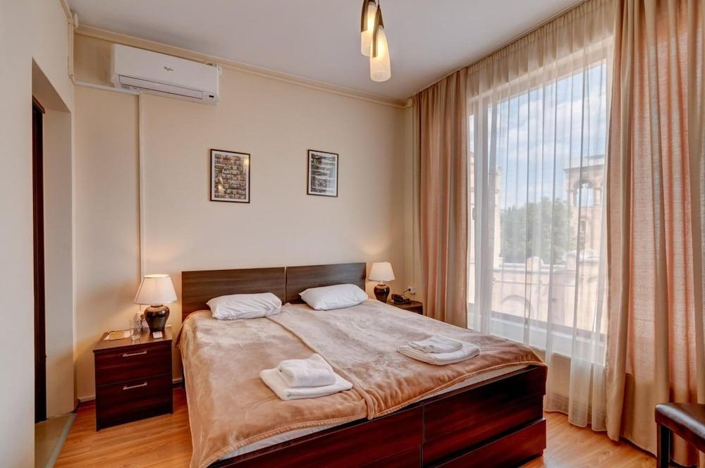 Liva Hotel Тбилиси Экстерьер фото