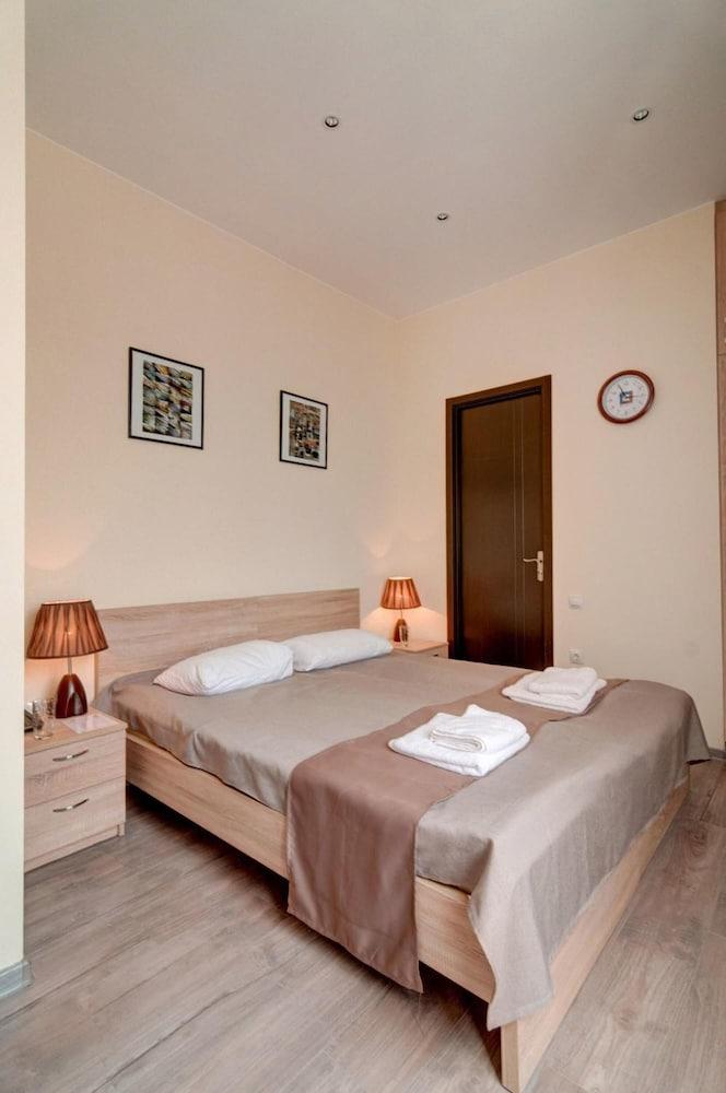 Liva Hotel Тбилиси Экстерьер фото