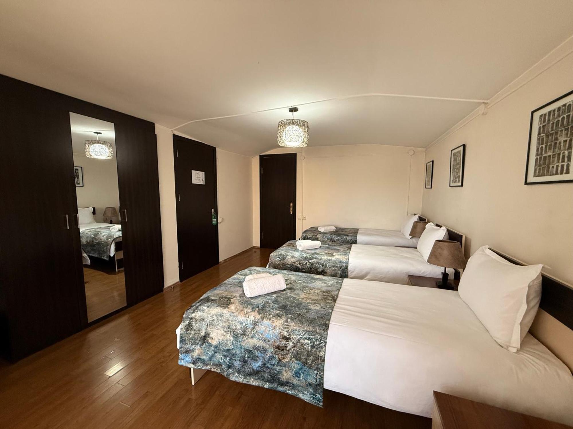 Liva Hotel Тбилиси Экстерьер фото