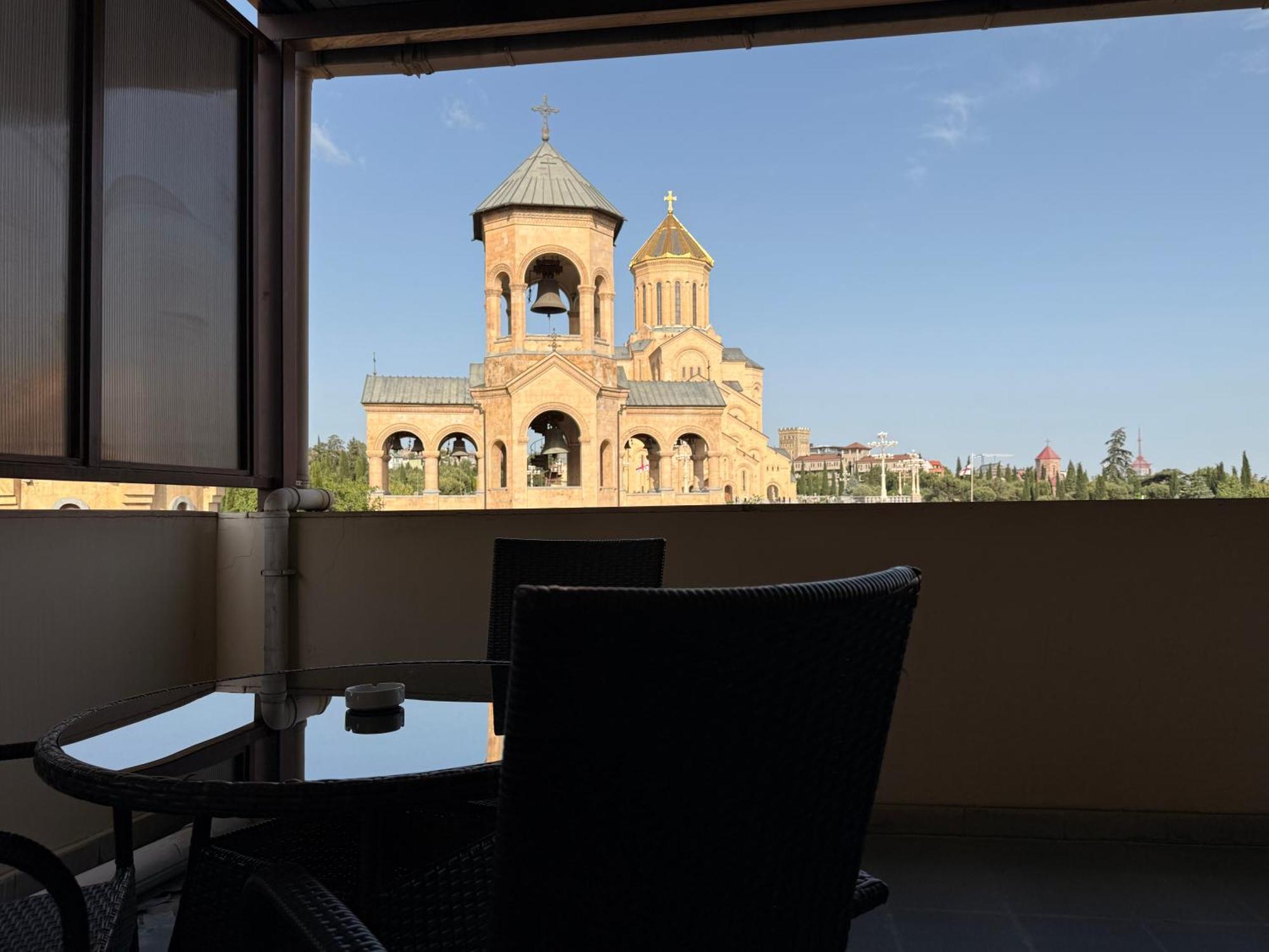 Liva Hotel Тбилиси Экстерьер фото