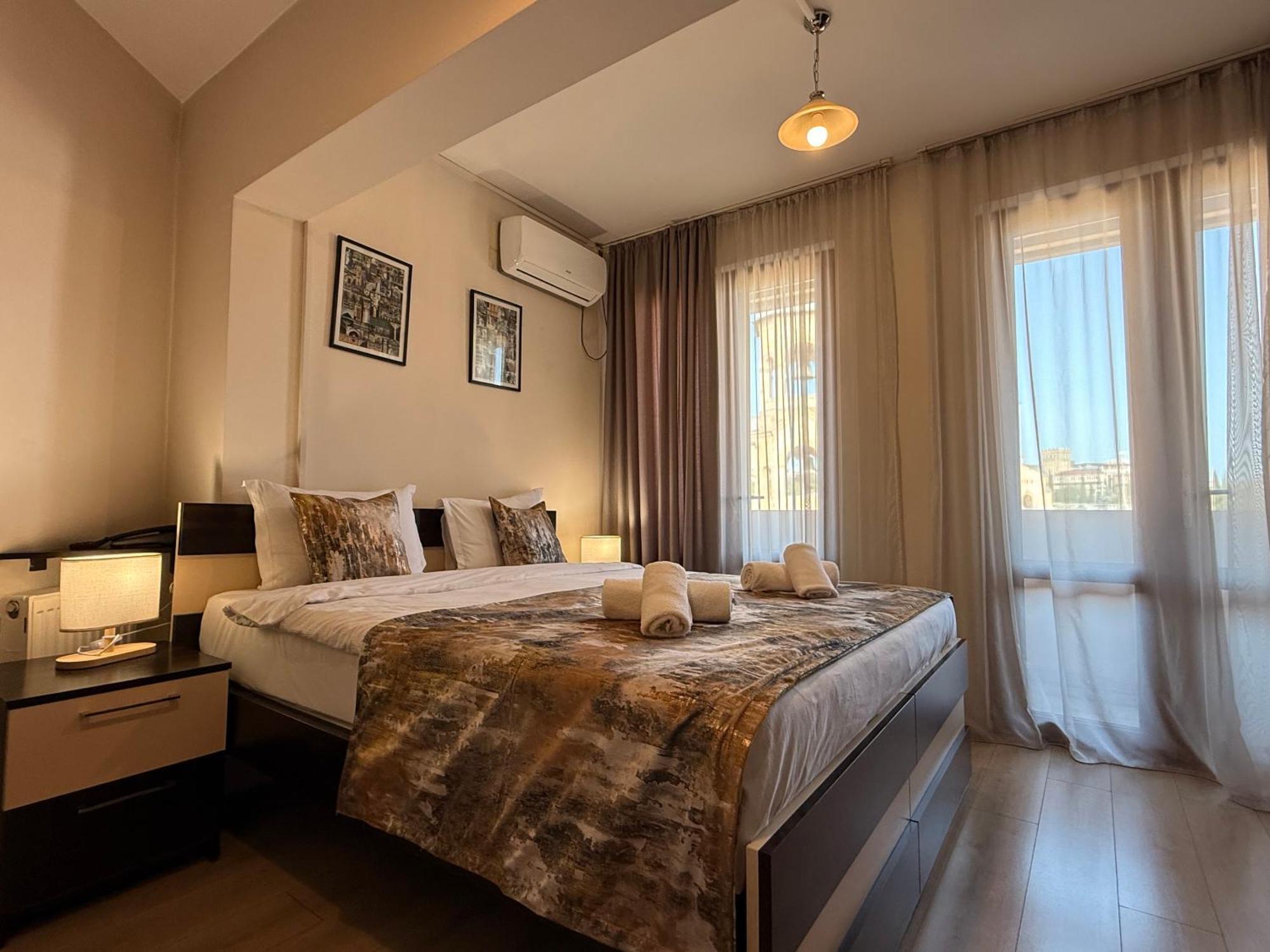 Liva Hotel Тбилиси Экстерьер фото