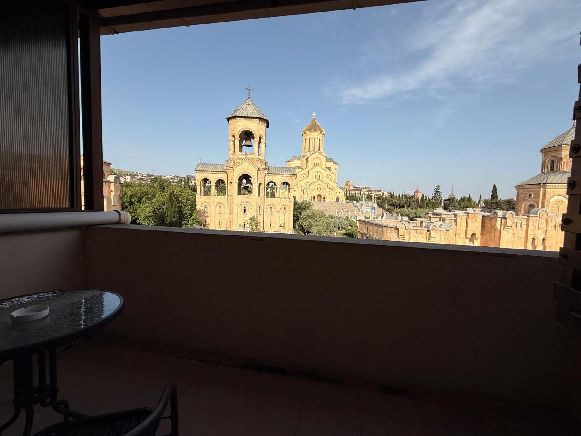 Liva Hotel Тбилиси Экстерьер фото