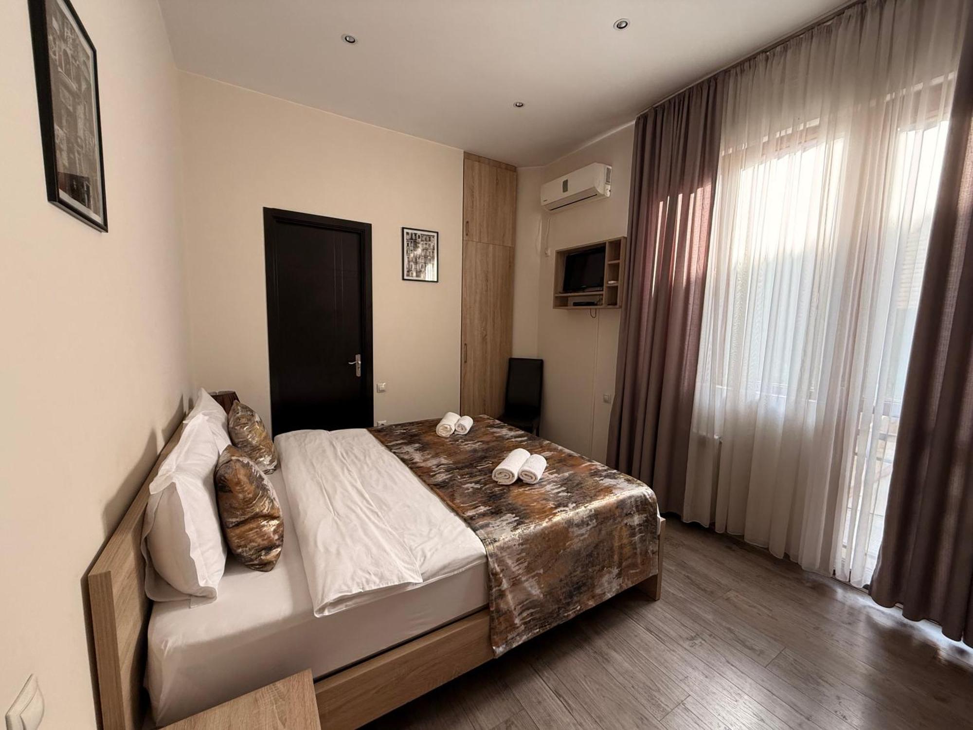 Liva Hotel Тбилиси Экстерьер фото