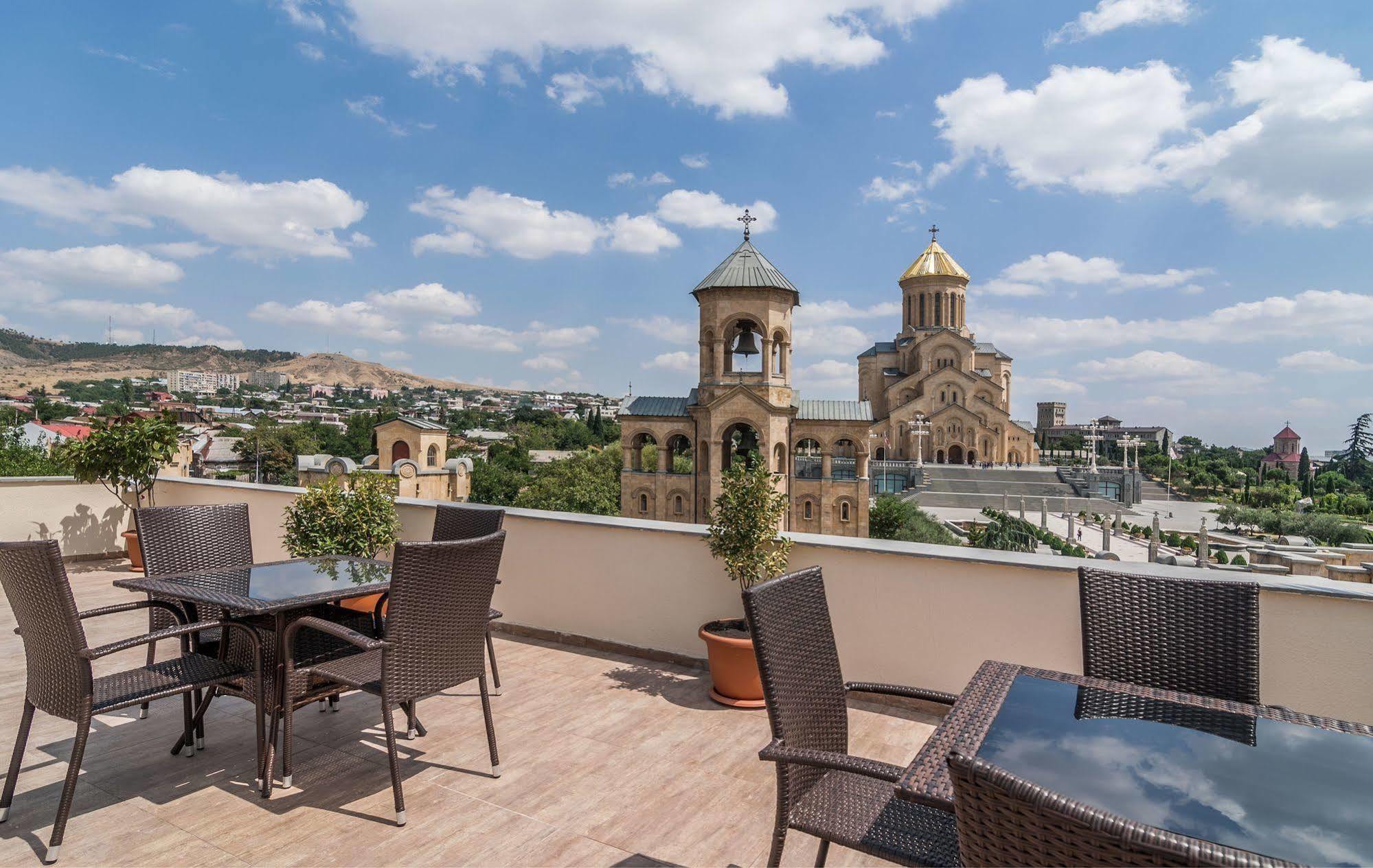 Liva Hotel Тбилиси Экстерьер фото
